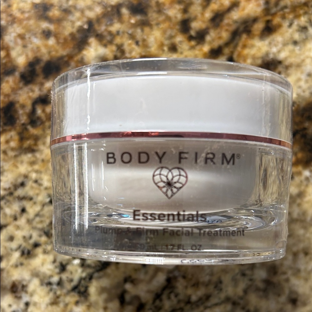 Essentials Plumping Facial Treatment - White NEW SEALED 1.7 oz